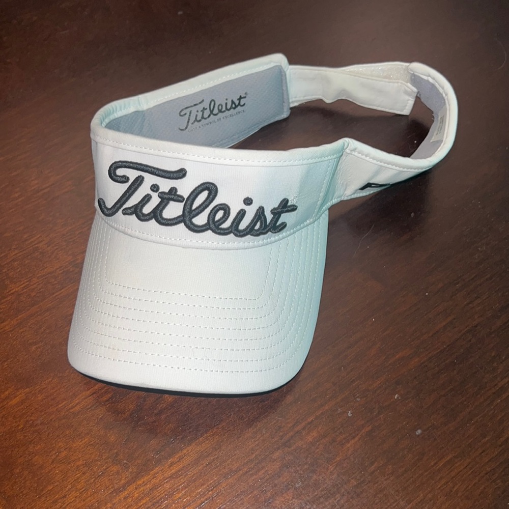 Titleist Pro-V1 (White) Visor Golf Cap (OS).